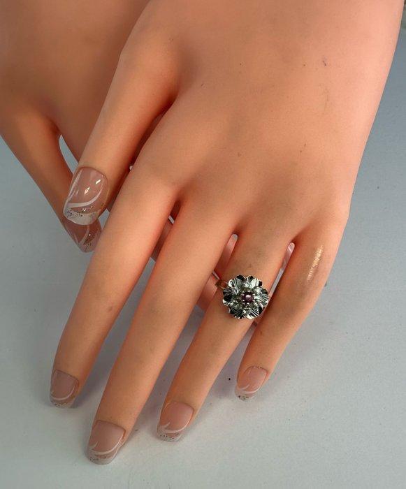 Ring - 18 karaat Witgoud - 0.45ct. tw. Robijn - Diamant -, Handtassen en Accessoires, Ringen