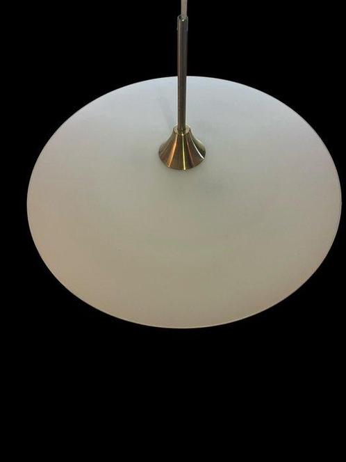 Halo design - Lampe à suspendre - Verre opale et laiton -, Antiek en Kunst, Antiek | Verlichting