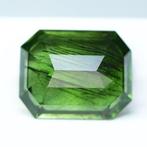 1 pcs Groen, Geel Olivijn - 26.63 ct - nternational Colored, Handtassen en Accessoires, Edelstenen, Nieuw
