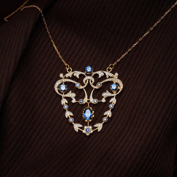 Sans prix de réserve - Collier avec pendentif - 8 carats, Bijoux, Sacs & Beauté, Bijoux anciens