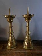 Paar Antieke Bronzen KerkKandelaren - 38 cm - 4 kg (2) -, Antiek en Kunst