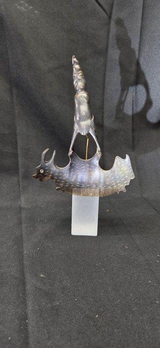 Buffalo horn comb with female representation - museum base -