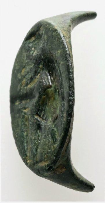 Romain antique Bronze chevalière (Sans Prix de Réserve), Handtassen en Accessoires, Antieke sieraden