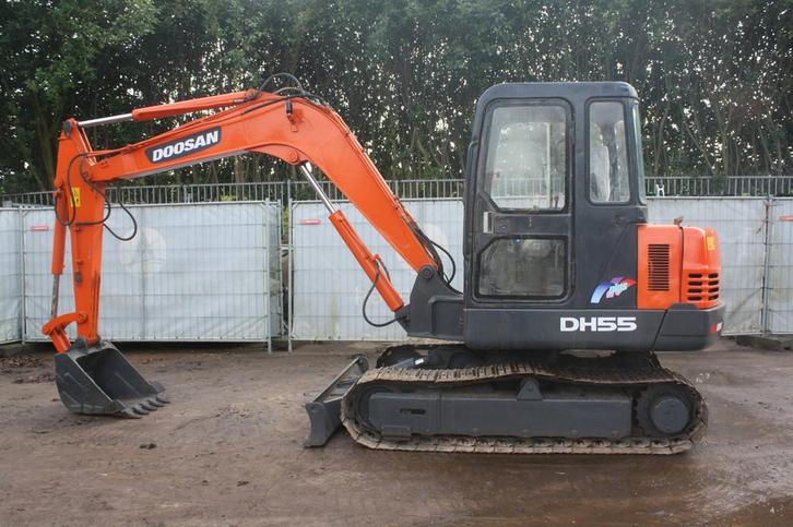 Veiling: Rupsgraafmachine Doosan DH55-V Diesel 39kW, Articles professionnels, Machines & Construction | Grues & Excavatrices, Enlèvement