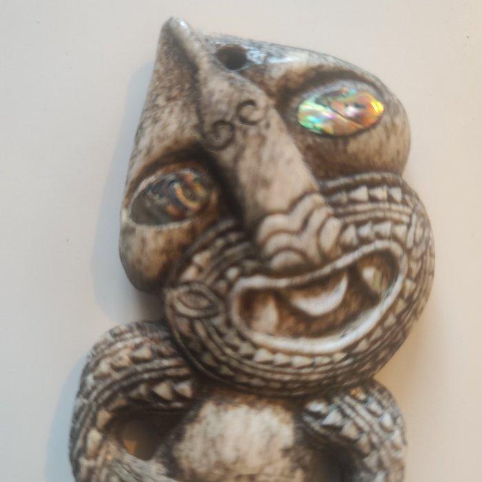 Hei Tiki - sculptuur - Tiki - Nieuw-Zeeland, Antiek en Kunst, Kunst | Niet-Westerse kunst