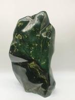 Jade Nephrite - Freeform Sculpture - zeer sculpturaal -
