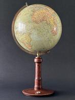Globe Dr. Neuse et C. Luther, par Columbus - 1920