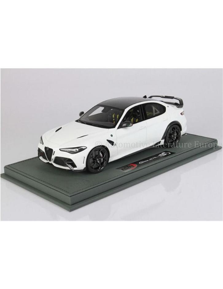 2021 ALFA ROMEO GIULIA GTAM BIANCO TROFEO BBR MODELAUTO 01.., Hobby en Vrije tijd, Modelauto's | 1:18, Ophalen of Verzenden