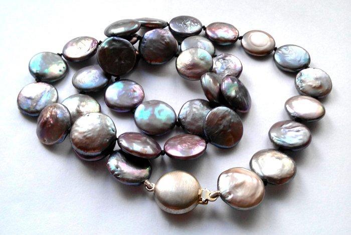 14 kt witgoud - Platte antracietkleurige zoetwaterparels tot, Verzamelen, Mineralen en Fossielen