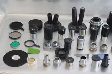 70 pièces dun microscope - 1970-1980 beschikbaar voor biedingen