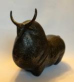 sculptuur, Abstract beeld van staande bizon - 21 cm -
