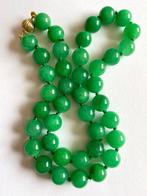 Or 18 carats (750) - Jadéite verte de Birmanie - Collier