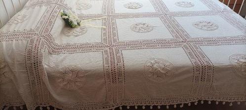 Sem reserveren GROOT WONDERLIJK DEK, uitgevoerd in fijne, Antiek en Kunst, Antiek | Tapijten, Tafelkleden en Textiel