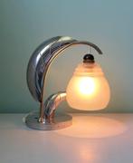 Tafellamp - Art Deco-stijl - Verchroomd metaal en opaline