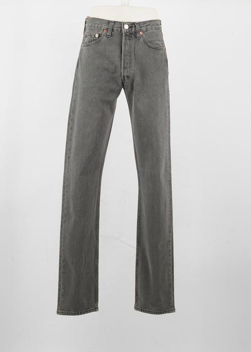 501 Regular Levis Jeans in Gray size 23/34, Kleding | Dames, Spijkerbroeken en Jeans, Ophalen of Verzenden