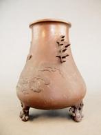 Vaas - Brons, Vaas met vogel- en dennenboommotief - Antieke