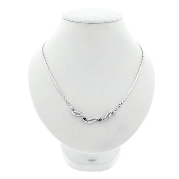 Witgouden ketting met vaste hanger; saffier en diamant 0,... beschikbaar voor biedingen