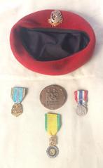 France - Médaille militaire - Béret et médailles français., Verzamelen