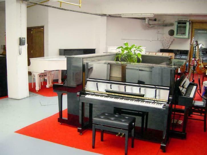 Location de pianos à partir de 39 € par mois, Musique & Instruments, Pianos, Piano, Utilisé