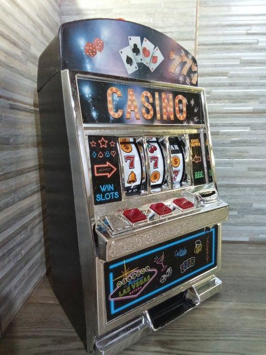 casino - Spaarpot - chromen kunststof - Gokkast casino, Antiquités & Art, Art | Objets design