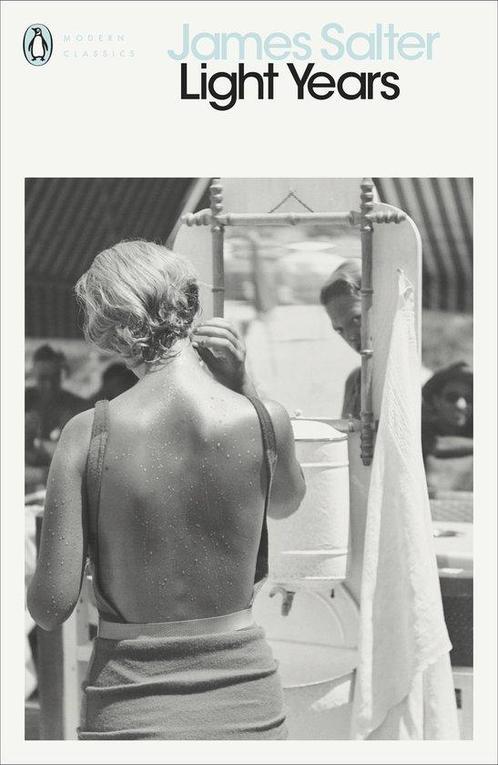 Light years / Penguin modern classics 9780141188638, Boeken, Overige Boeken, Gelezen, Verzenden