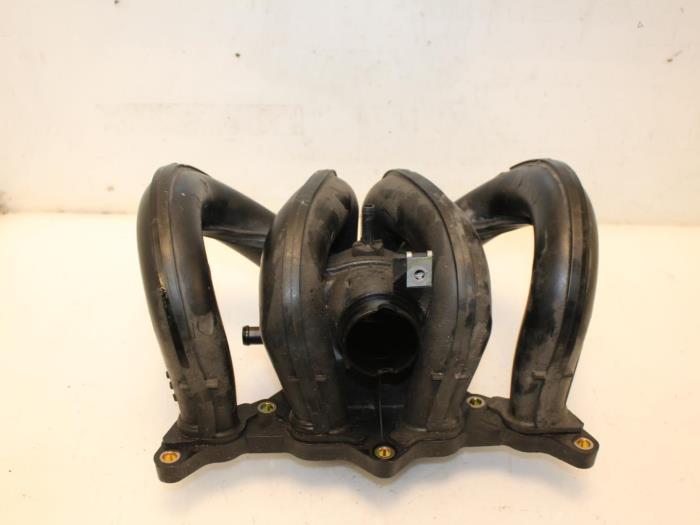 Inlaatspruitstuk Toyota Yaris O99474, Auto-onderdelen, Carrosserie