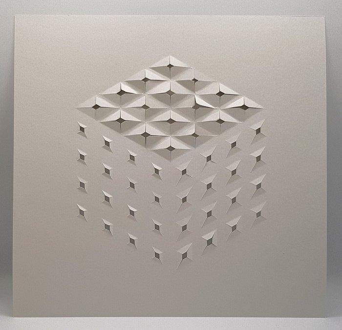 Luisa Russo (1985) - Lotto di 9 opere in carta cordenons, Antiquités & Art, Art | Objets design