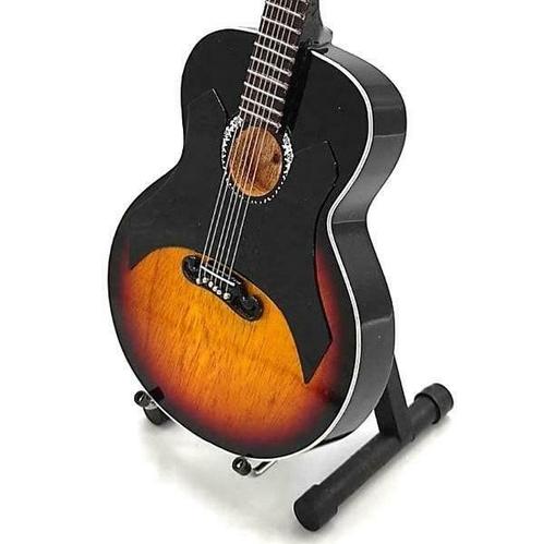 Miniatuur gitaar van Johnny Cash met gratis standaard, Collections, Cinéma & Télévision, Envoi