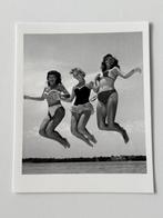 Bunny Yeager (1929–2014) - Pin-up Bettie Paye with models