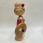 sculptuur, Award-winning Kokeshi dolls, with original