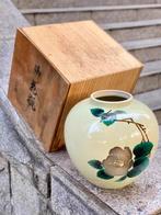 Vaas - Keramiek - Japan - Kutani-yaki Camellia (Zonder, Antiek en Kunst