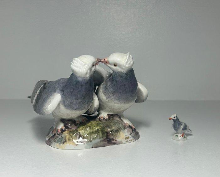 Meissen - Beeldje - Kissing Doves (Late 18th / Early 19th, Antiek en Kunst, Antiek | Glaswerk en Kristal