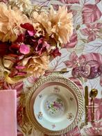 Bloemrijke tuinprint voor grote tafels. - Tafelkleed - 270