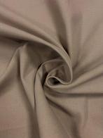 Weefsel met een dichte en regelmatige structuur, sterk en