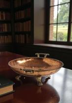 Schaal - Koper, Messing - Grote, gehammerde leeuwenpoten, Antiek en Kunst