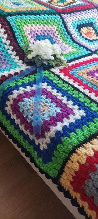 Spectaculaire huwelijksuitzet-sprei uit de tijd van, Antiek en Kunst, Antiek | Tapijten, Tafelkleden en Textiel