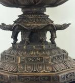 Bouddha sur le trône de lotus - Bronze - Japon - Période