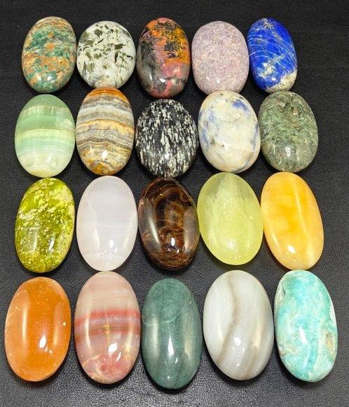 Amazoniet, Tremoliet, Rhodoniet, Lepidoliet, Lapislazuli,, Verzamelen, Mineralen en Fossielen