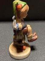 Hummel - Beeldje - Jongen op tak (M.I. Hummel) - TMK2 -