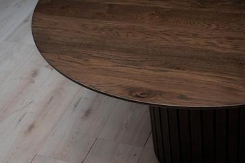 Tafel rond Eikenhout  Latjes onderstel  140cm beschikbaar voor biedingen