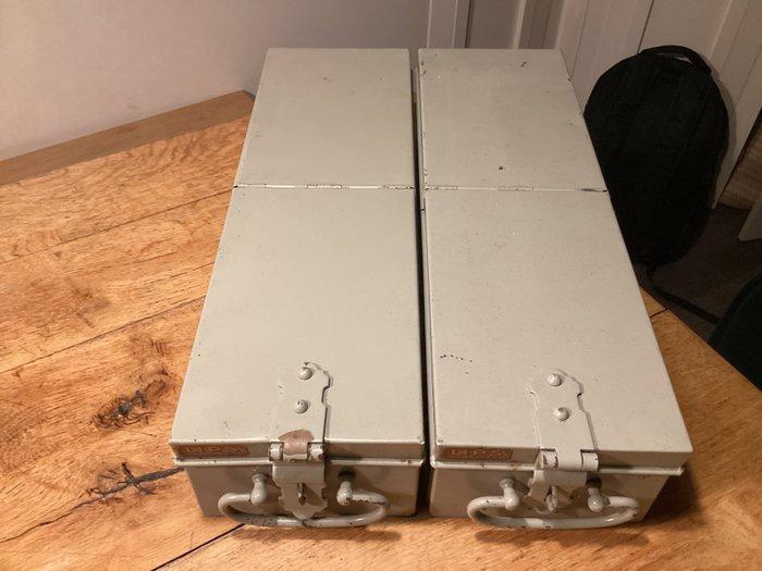 Lips - Kist (2) - IJzer - Bankkluis kluislade, Antiquités & Art, Antiquités | Assiettes décoratives & Carrelages