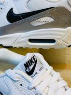 Nike - Veterschoenen - Maat: EU 38.5, Nieuw