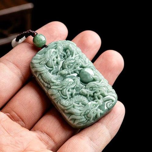 Slangenketting met hanger - Gesneden amulet Zeven draken -, Verzamelen, Dierenverzamelingen