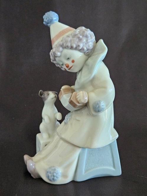 Lladró - Beeldje - Lienzo de porzellan Clown mit Hund auf, Antiek en Kunst, Antiek | Glaswerk en Kristal