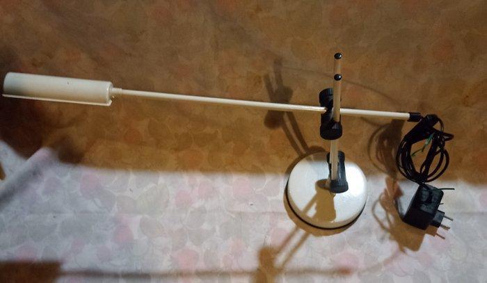 Veneta Lumi - Bureaulamp - Metaal, Plastic, Antiek en Kunst, Kunst | Designobjecten