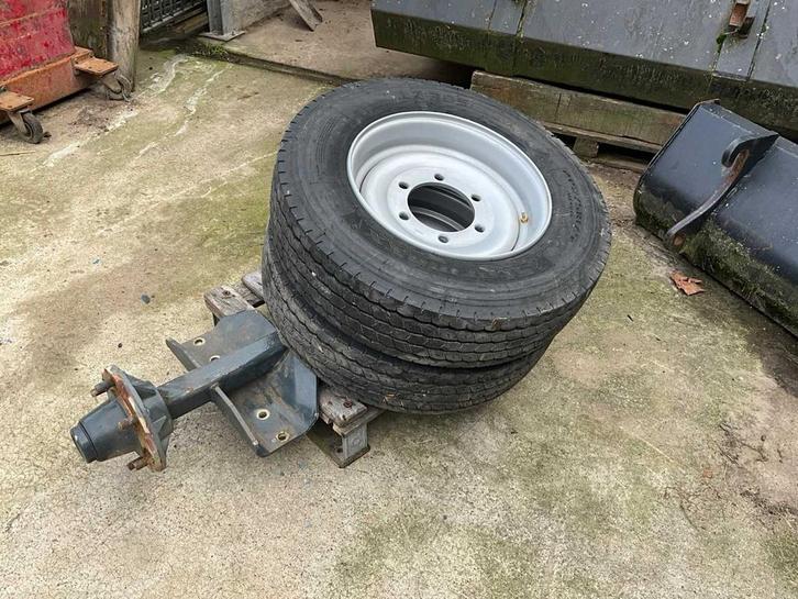 Nieuwe as met set wiel en banden, Zakelijke goederen, Landbouw | Werktuigen