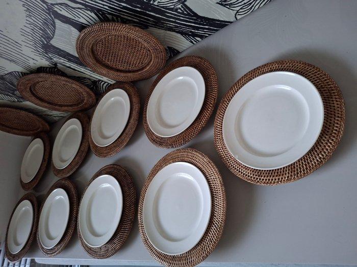 Flamant - Onderbord (12) - Togo - Rattan - Flamant Rattan, Antiek en Kunst, Antiek | Meubels | Tafels