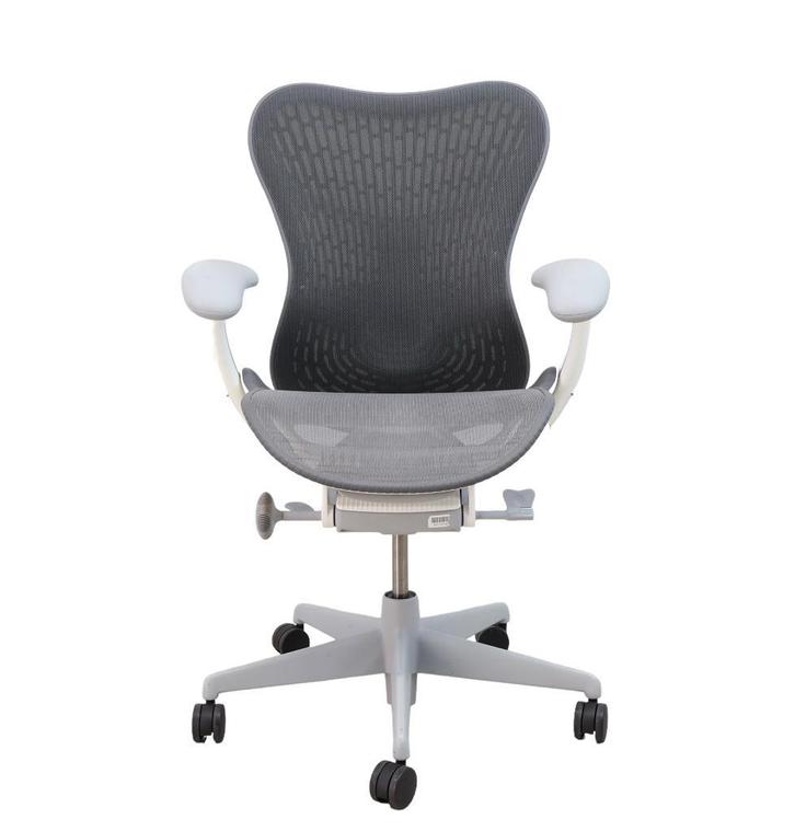 Refurbised Herman Miller Mirra 2 - Nieuwstaat!, Huis en Inrichting, Bureaustoelen, Bureaustoel, Grijs, Zo goed als nieuw, Ergonomisch
