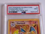 Pokémon - 1 Graded card - Charizard 4/102 Foil - PSA 9 -, Hobby en Vrije tijd, Nieuw