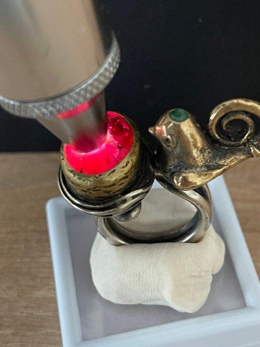 Robijn Magnifieke natuurlijke robijn en smaragd vogelring., Collections, Minéraux & Fossiles